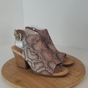 Born Morraine Snakeskin Peep Toe Sandal with Leather Stacked Heel Women's Size 9
